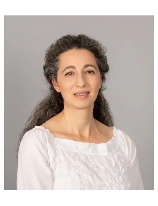 Dr. Isabela Traistaru (Man)